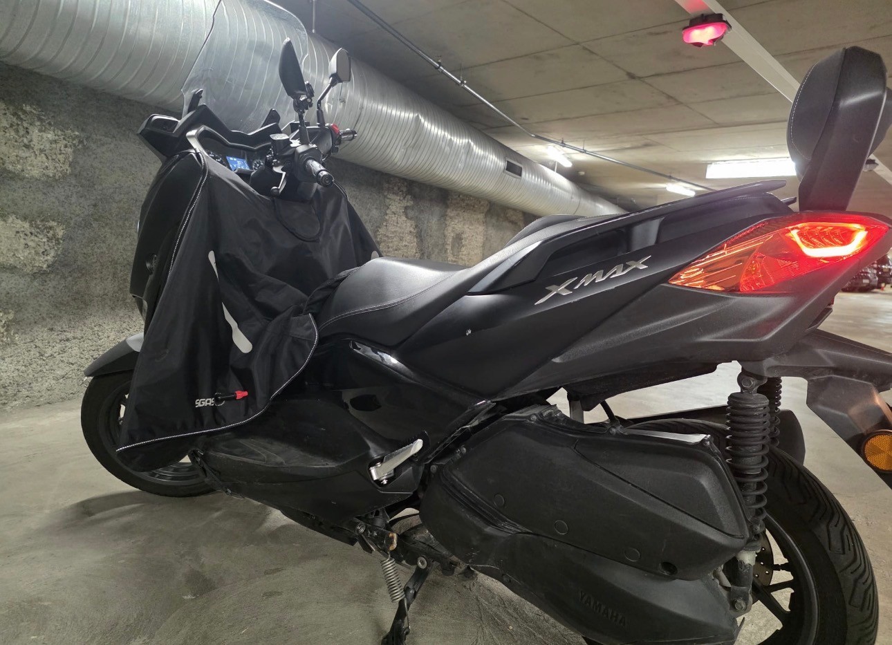 YAMAHA X-Max 300 Iron Max ABS-image-4