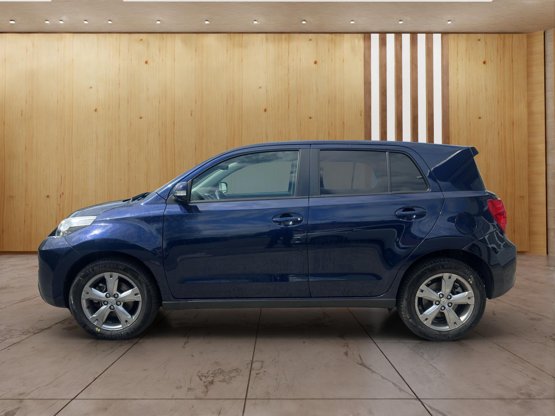TOYOTA Urban Cruiser 1.4 D-4D Linea Sol 4WD-showroom-element-2