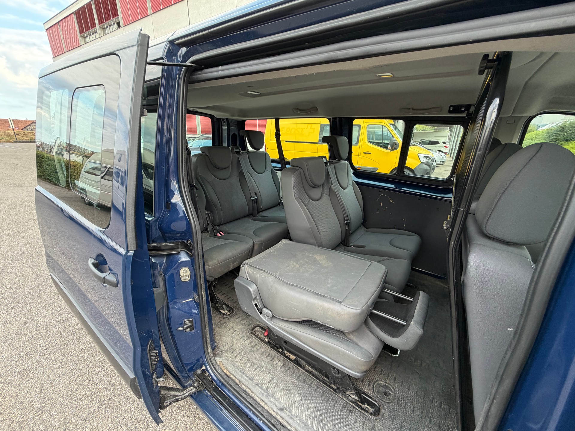 CITROEN Jumpy 2.0 HDi L2H1 Attraction-image-2