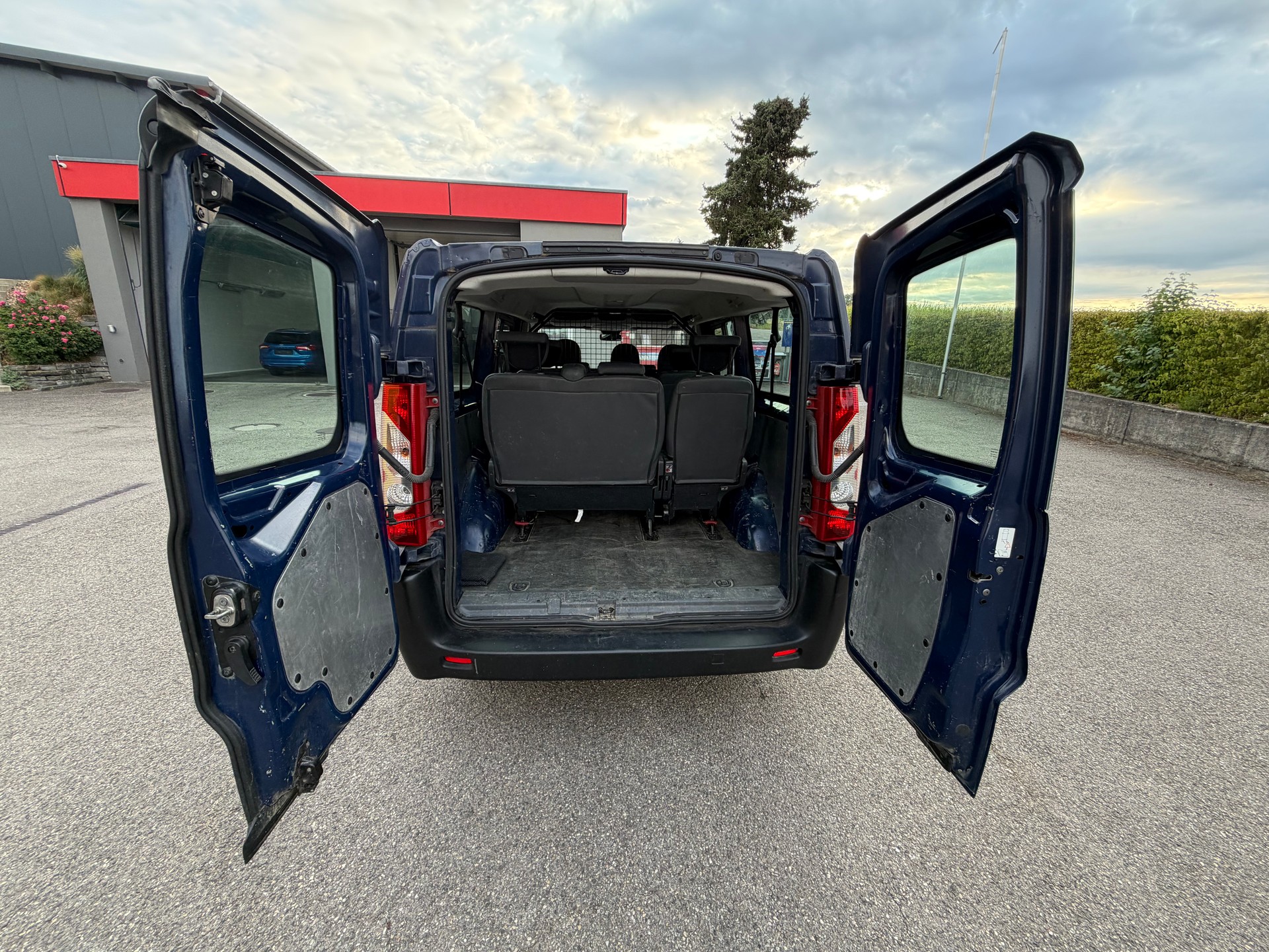 CITROEN Jumpy 2.0 HDi L2H1 Attraction-image-1
