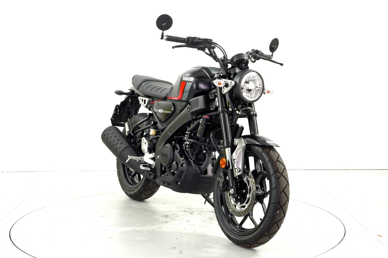 YAMAHA XSR 125 ABS-image-1