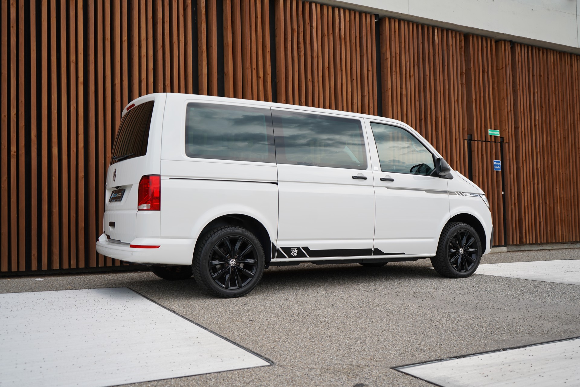 VW T6.1 MULTIVAN 2.0 TDI TRENDLINE LIBERTY DSG l 150 PS-image-9