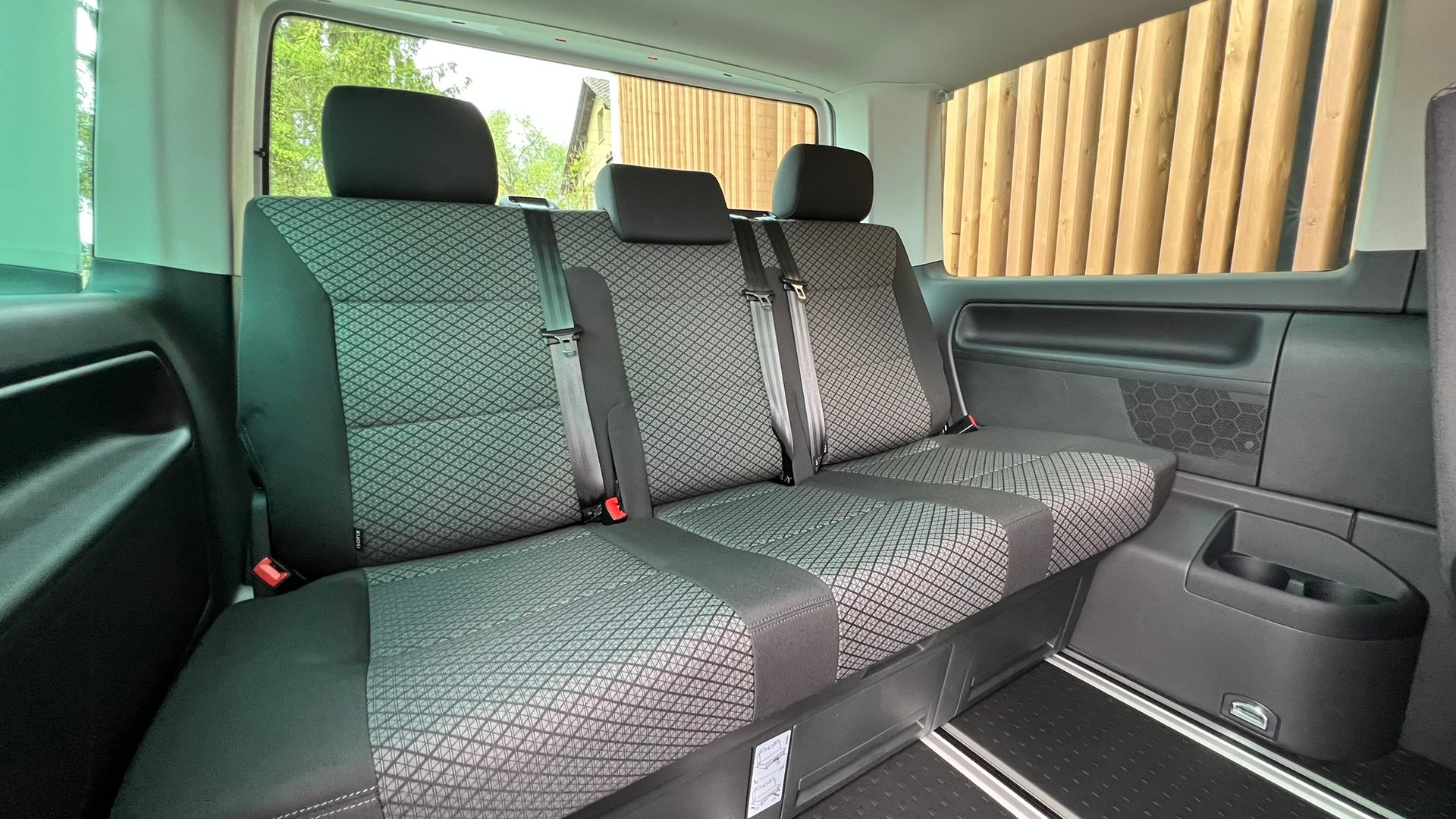 VW T6.1 MULTIVAN 2.0 TDI TRENDLINE LIBERTY DSG l 150 PS-image-26