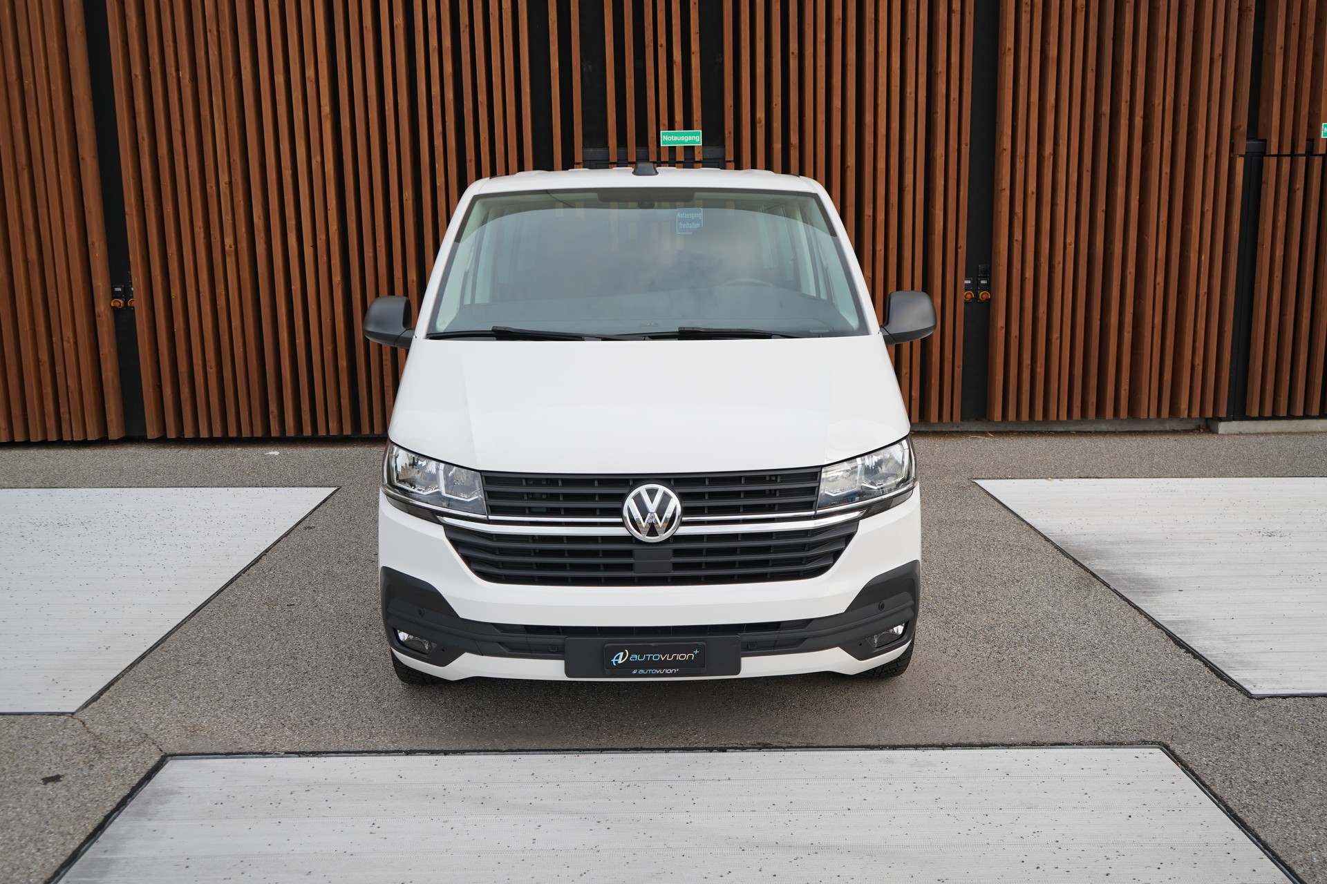 VW T6.1 MULTIVAN 2.0 TDI TRENDLINE LIBERTY DSG l 150 PS-image-12
