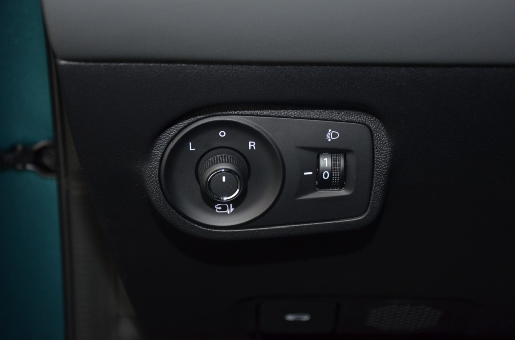 MG 4 EV 64kWh Premium Facelift-image-21