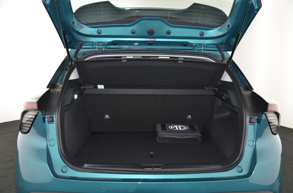 MG 4 EV 64kWh Premium Facelift-image-25