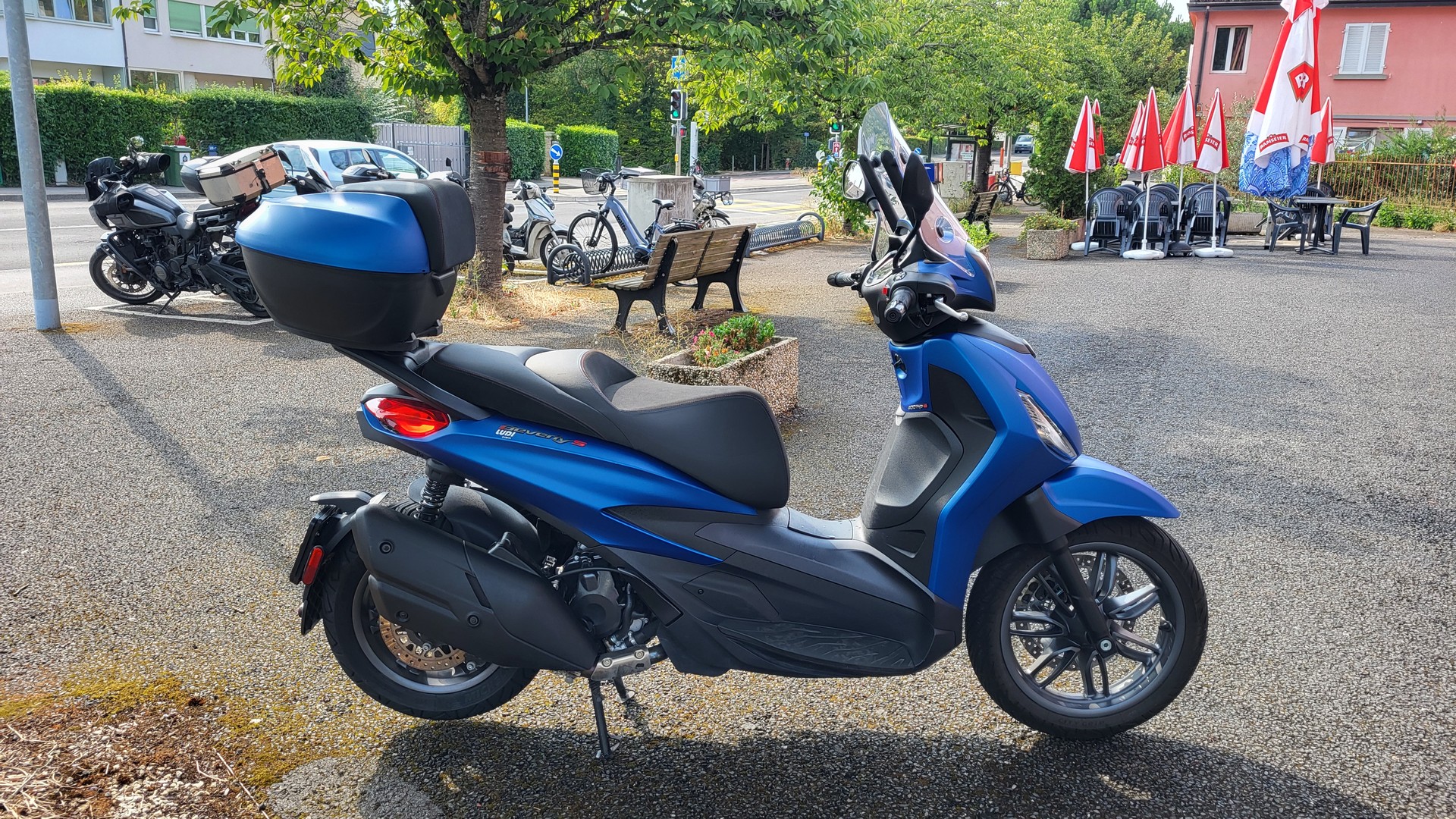 PIAGGIO Beverly 400 Sport-image-2