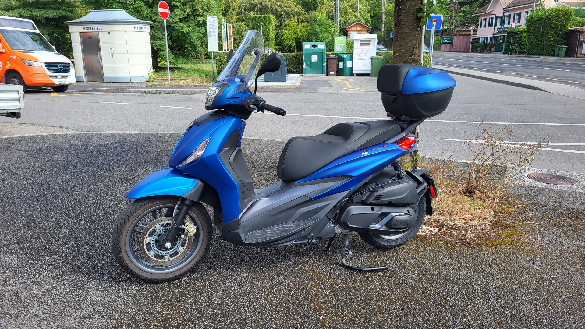 PIAGGIO Beverly 400 Sport-image-1