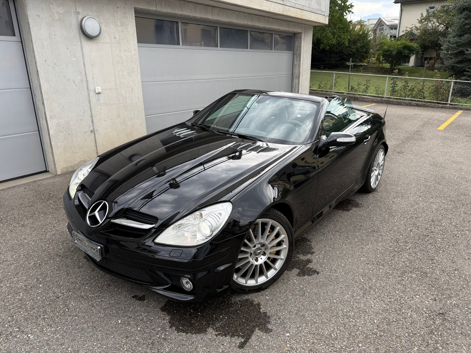 MERCEDES-BENZ SLK 55 AMG 7G-Tronic-showroom-element-1