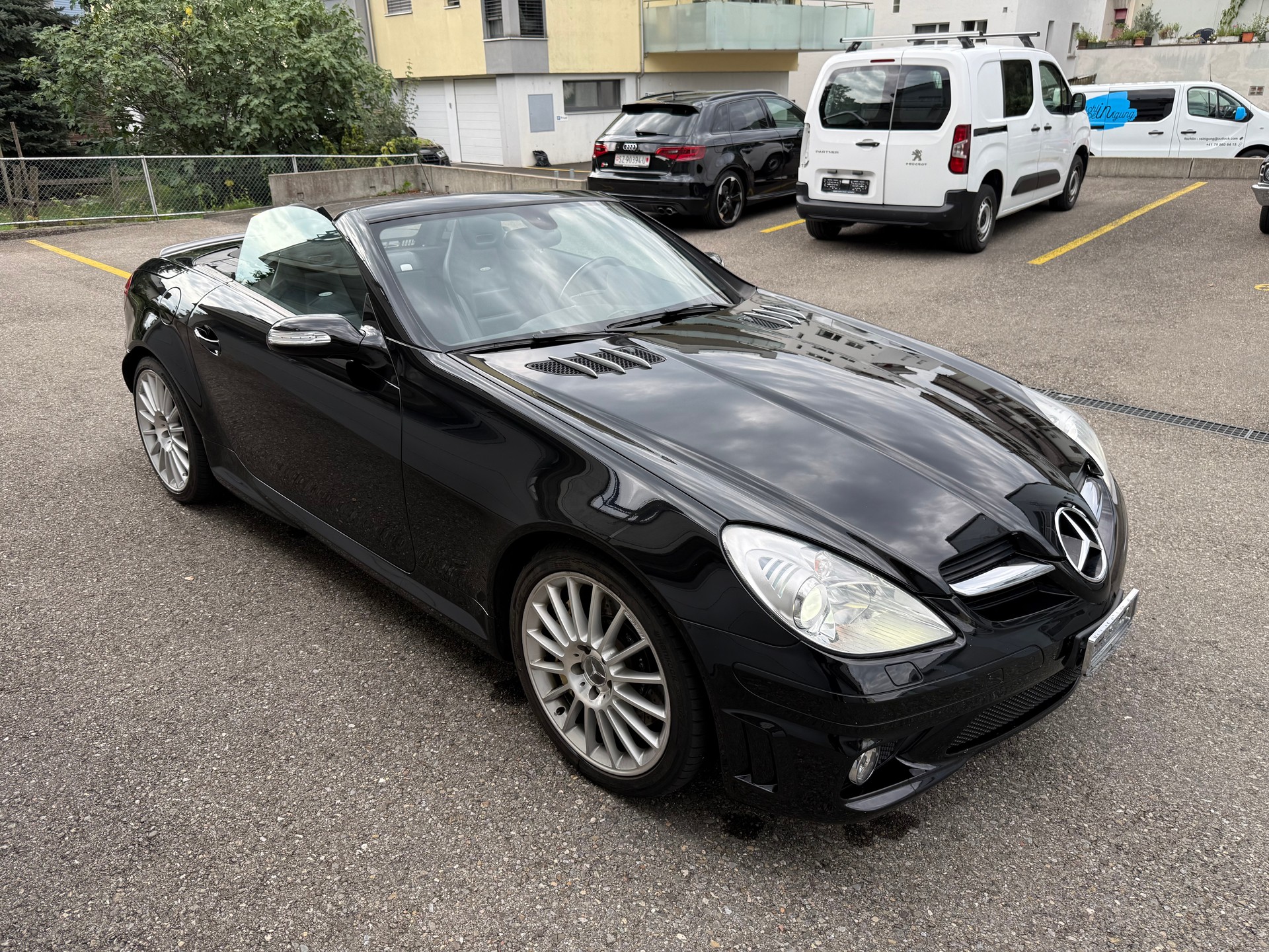 MERCEDES-BENZ SLK 55 AMG 7G-Tronic-showroom-element-3