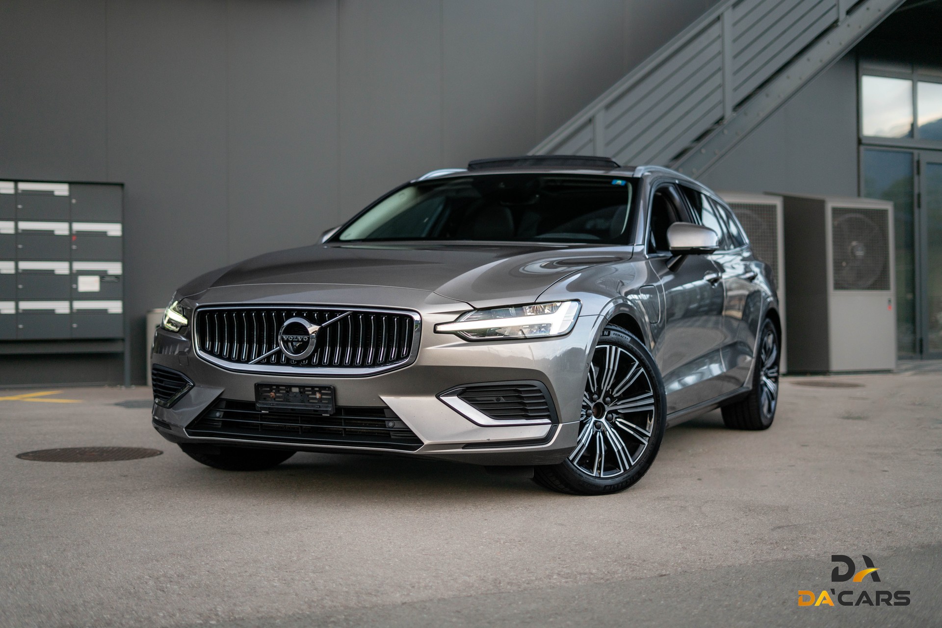 VOLVO V60 T6 eAWD Twin Engine Inscription Expression Geartronic
