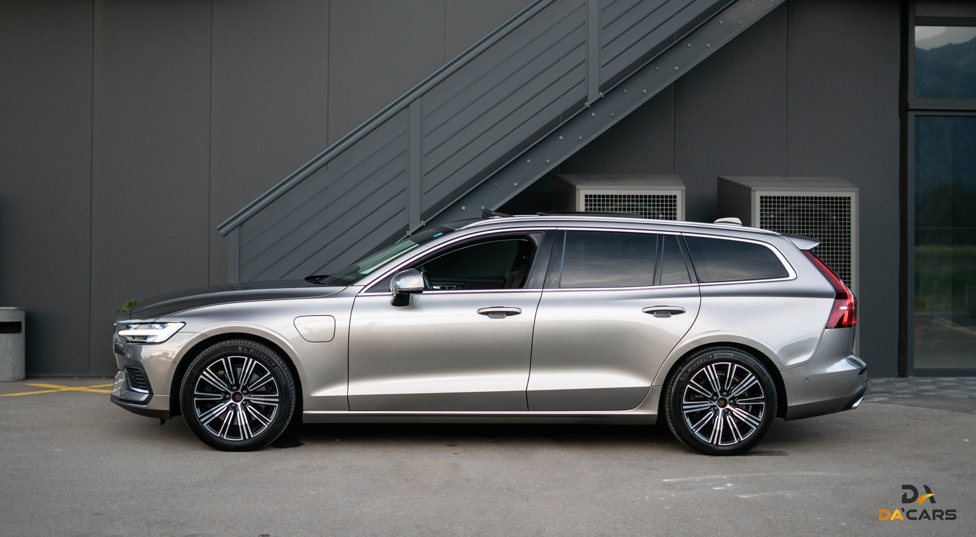VOLVO V60 T6 eAWD Twin Engine Inscription Expression Geartronic-showroom-element-2
