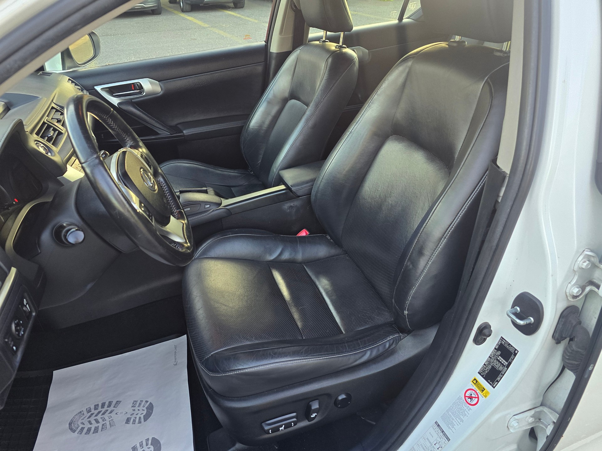 LEXUS CT 200h 1.8 excellence CVT-image-12
