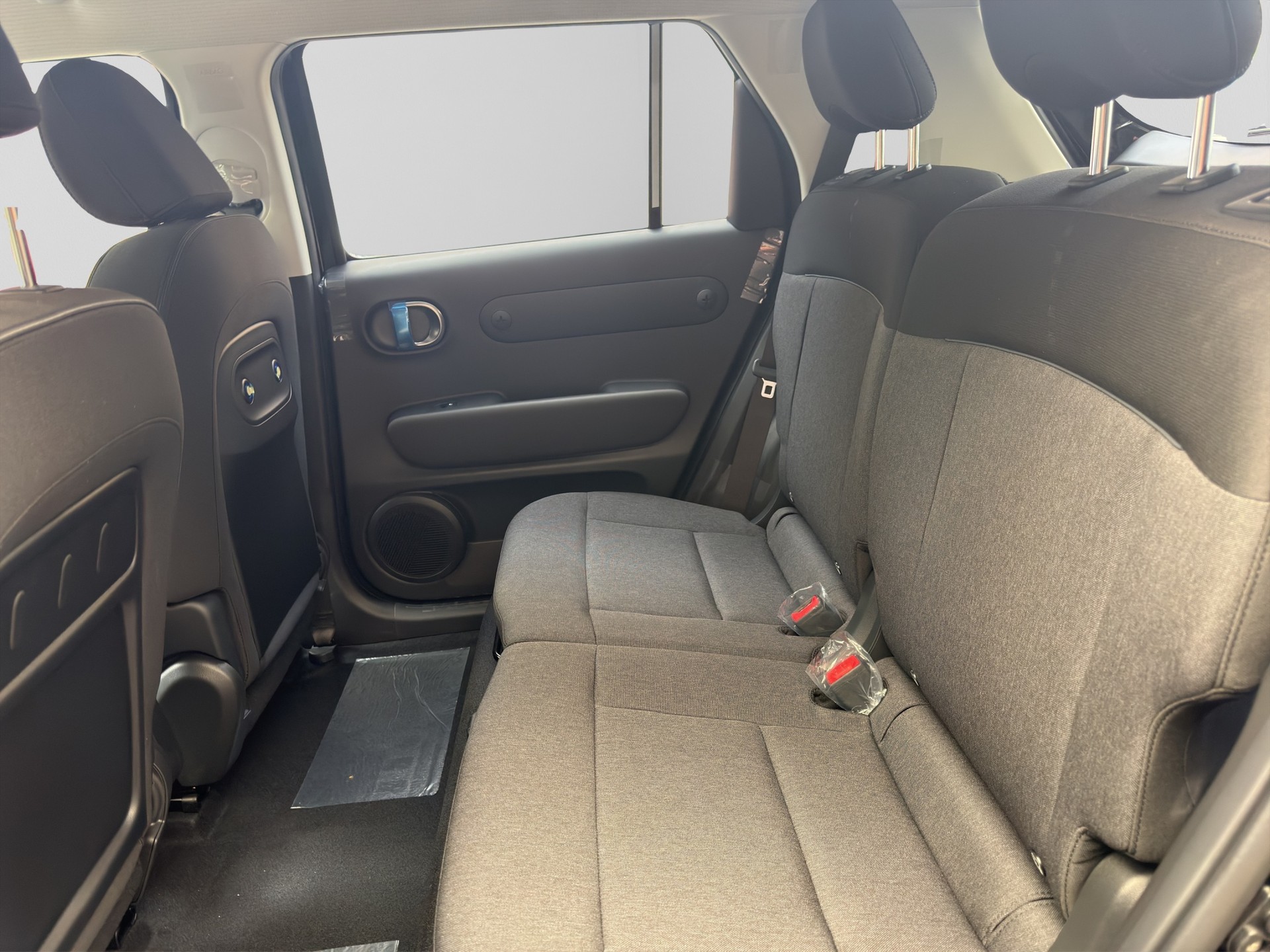 HYUNDAI Inster 49kWh Amplia-image-12