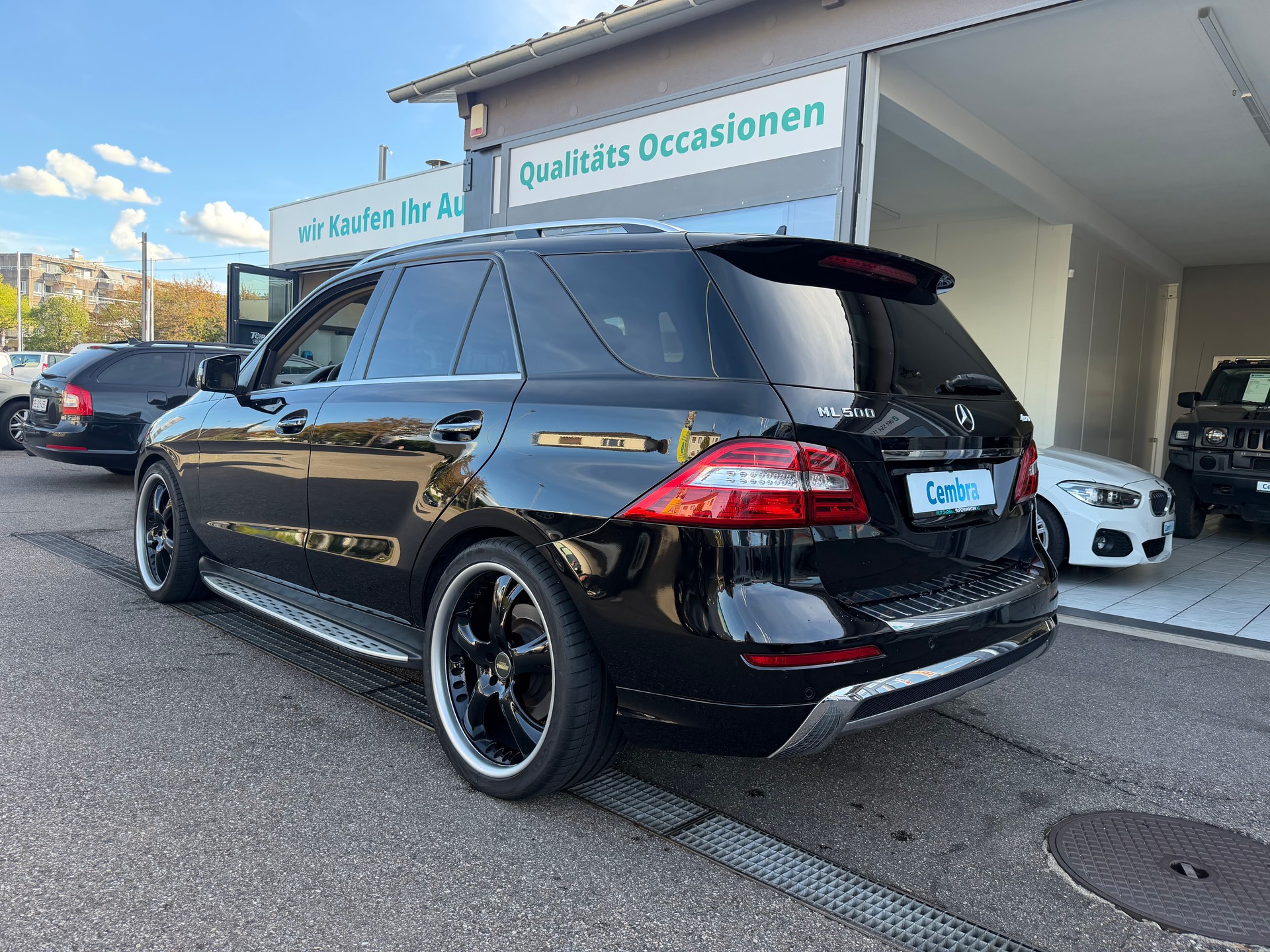 MERCEDES-BENZ ML 500 Executive 4Matic 7G-Tronic-showroom-element-2