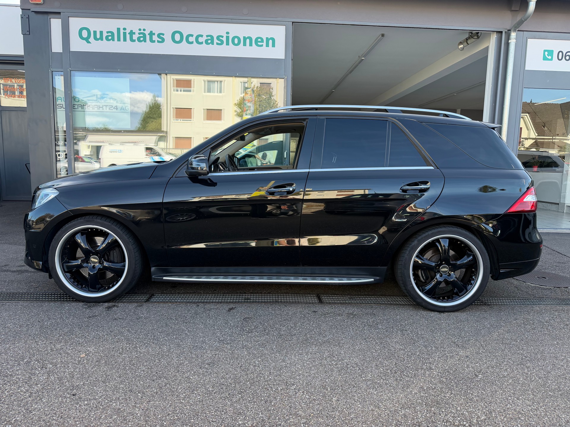 MERCEDES-BENZ ML 500 Executive 4Matic 7G-Tronic-showroom-element-1