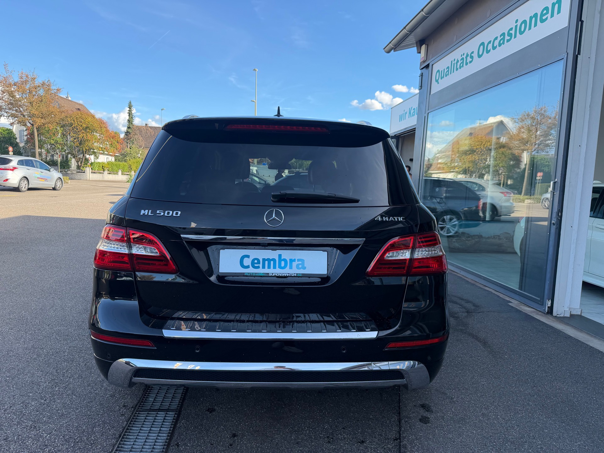 MERCEDES-BENZ ML 500 Executive 4Matic 7G-Tronic-showroom-element-3