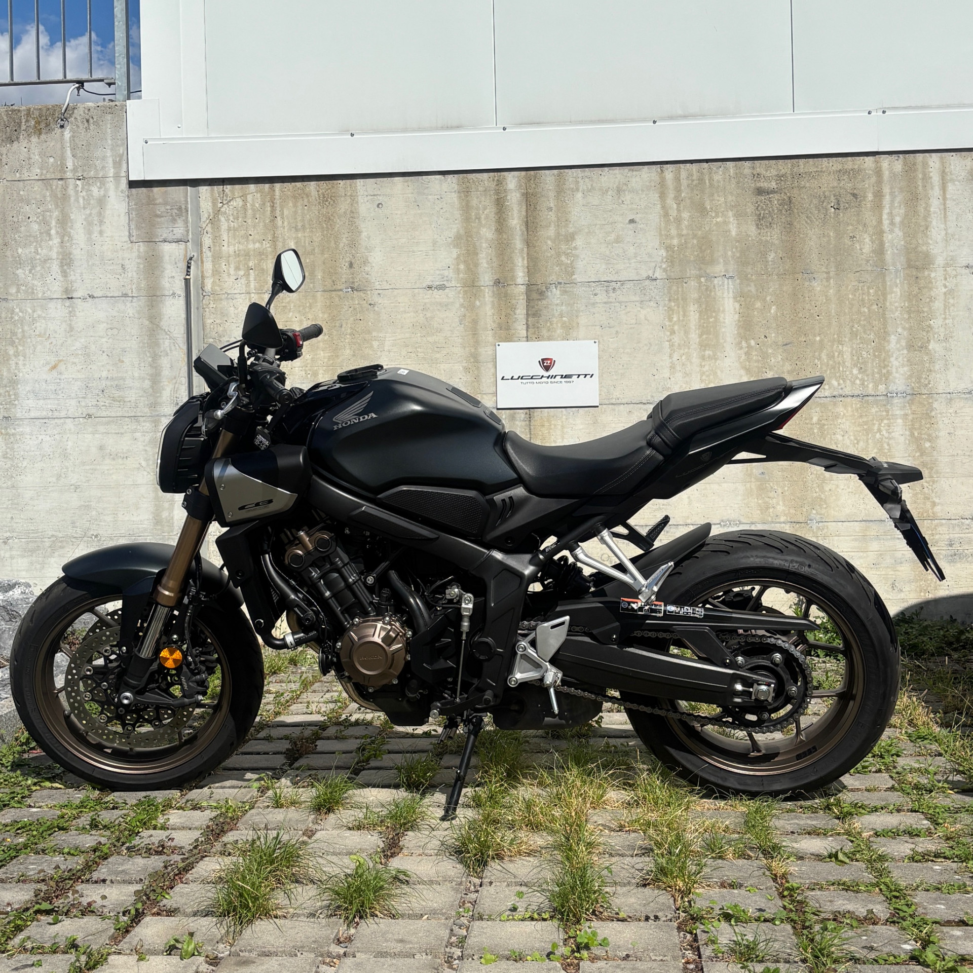 HONDA CB 650 R-image-1