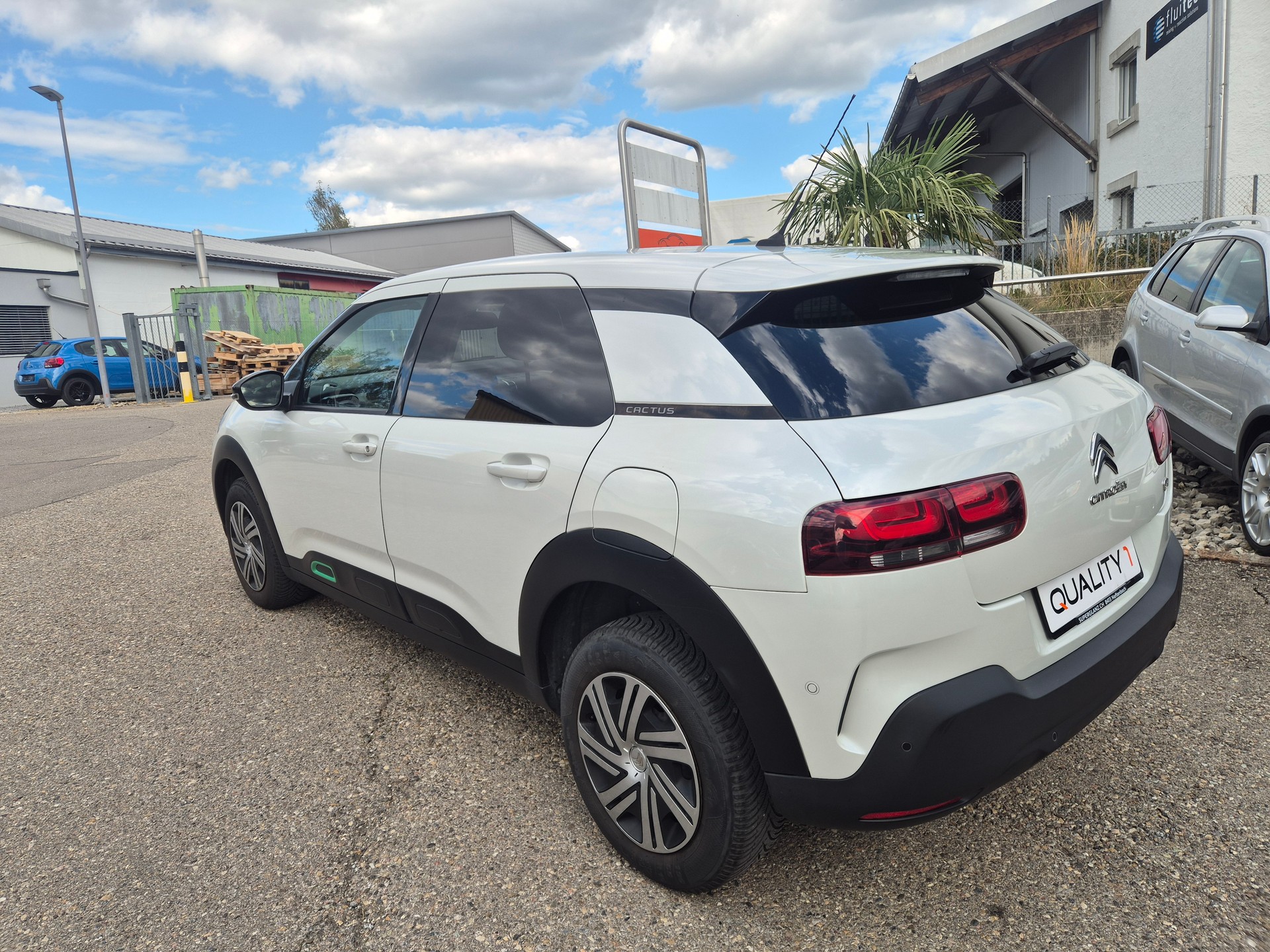 CITROEN C4 Cactus 1.2 e-THP Shine Editionl EAT6-showroom-element-2