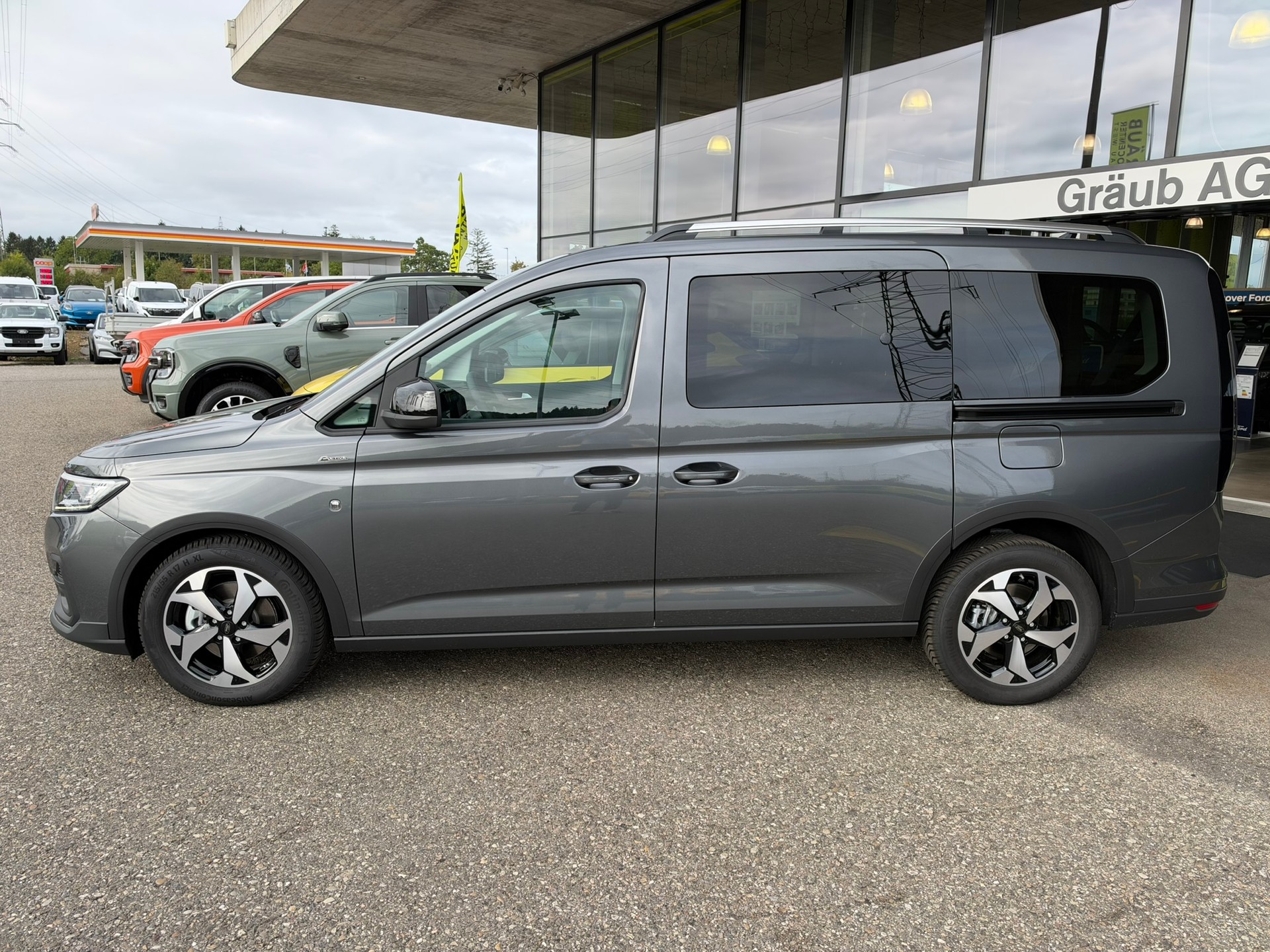 FORD Grand Tourneo Connect 2.0 EcoBlue AWD Active-showroom-element-3