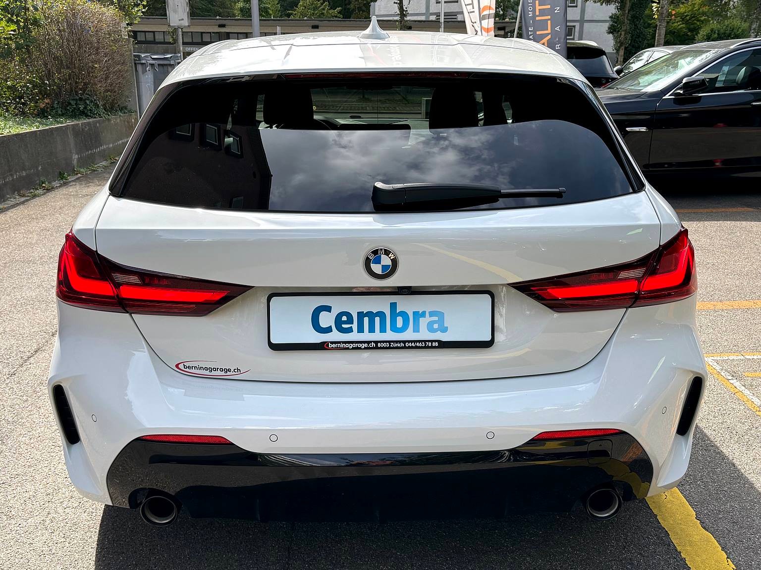 BMW 120d xDrive M Sport Steptronic SAG-showroom-element-2