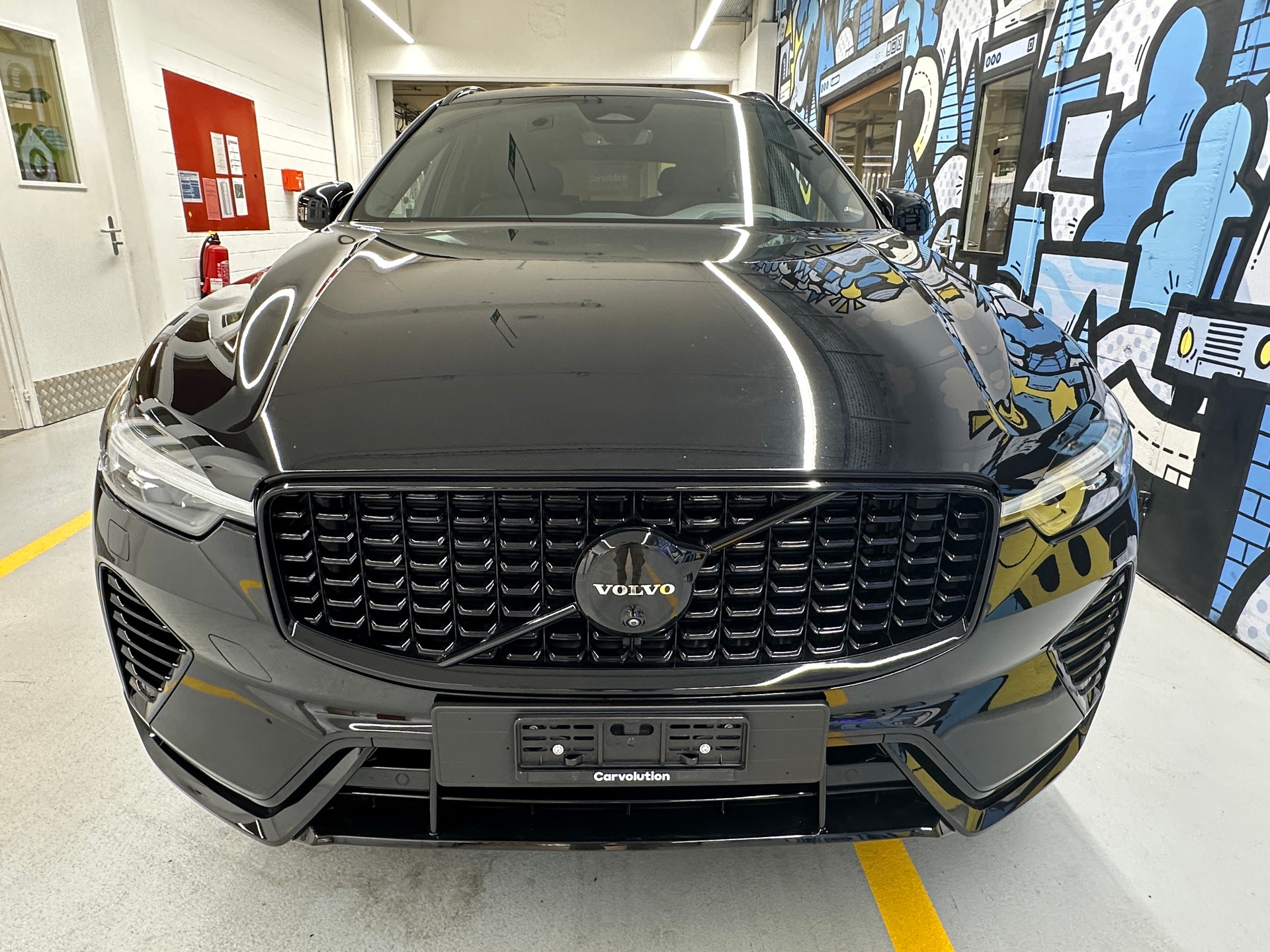 VOLVO XC60 T8 eAWD PluginHybrid Ultimate Dark Geartronic-showroom-element-1