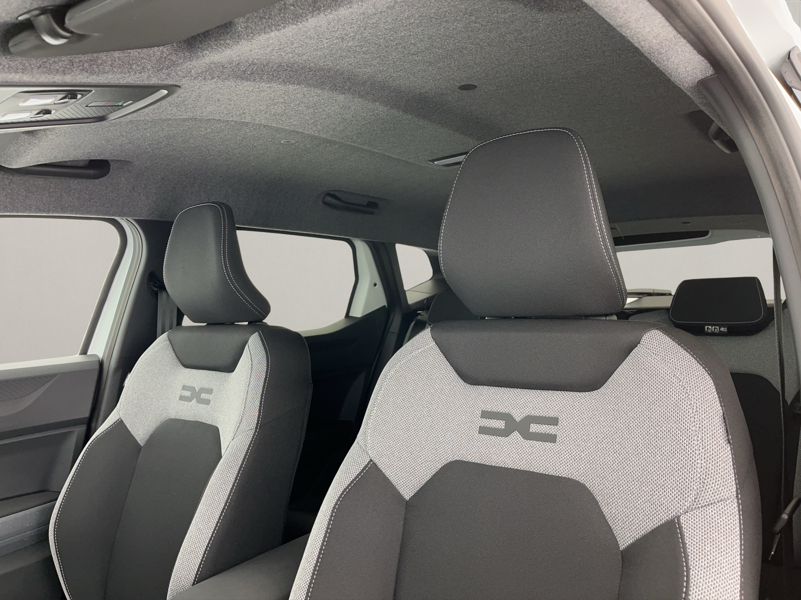 DACIA Duster 1.8 Hybrid Journey-image-14