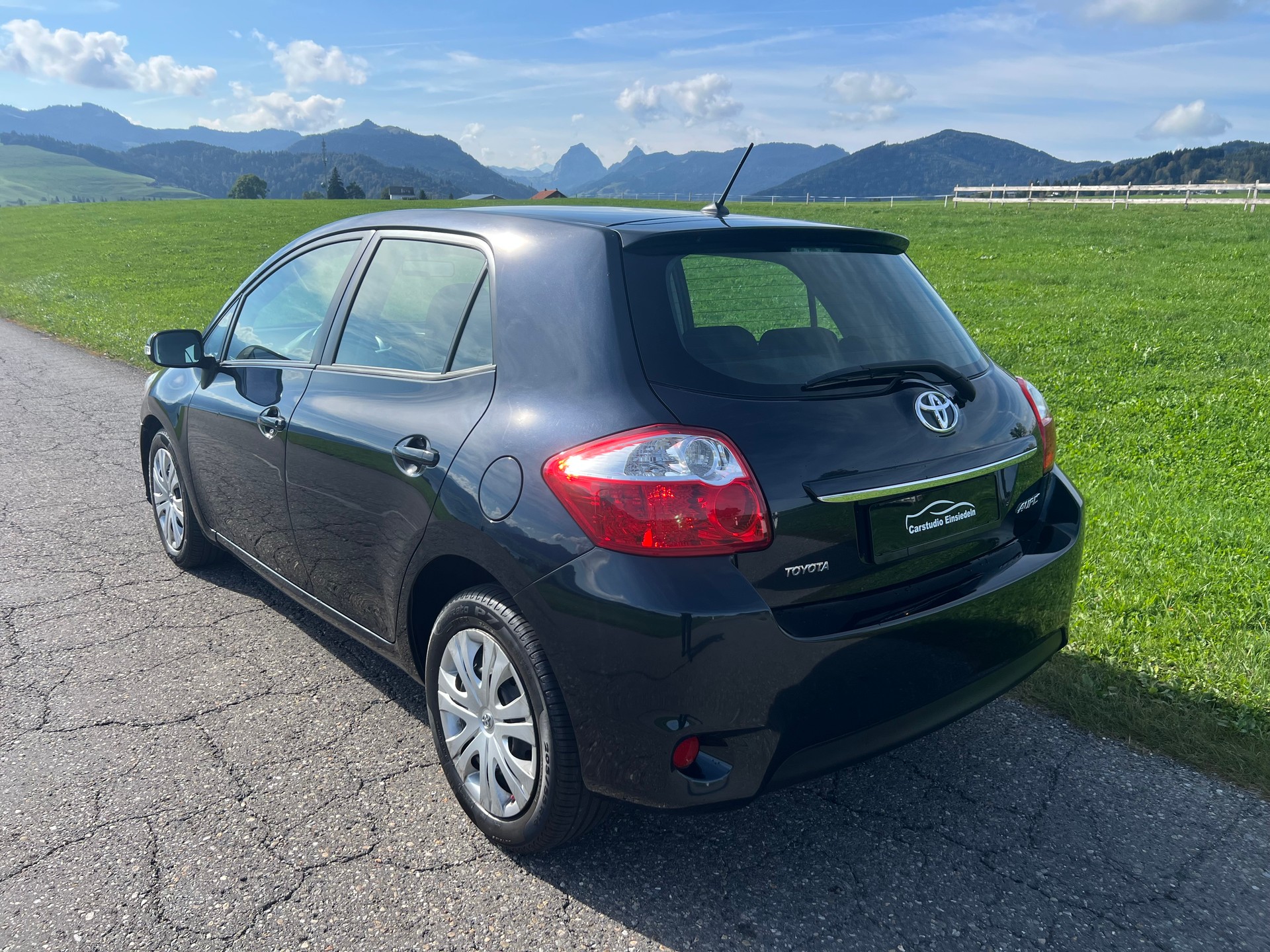 TOYOTA Auris 1.6 Linea Sol-image-3