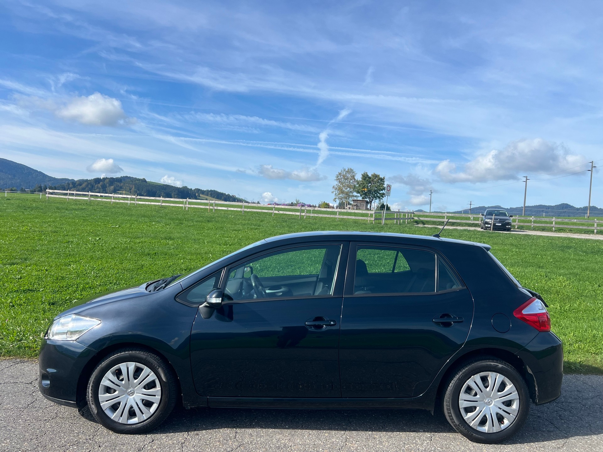 TOYOTA Auris 1.6 Linea Sol-image-2