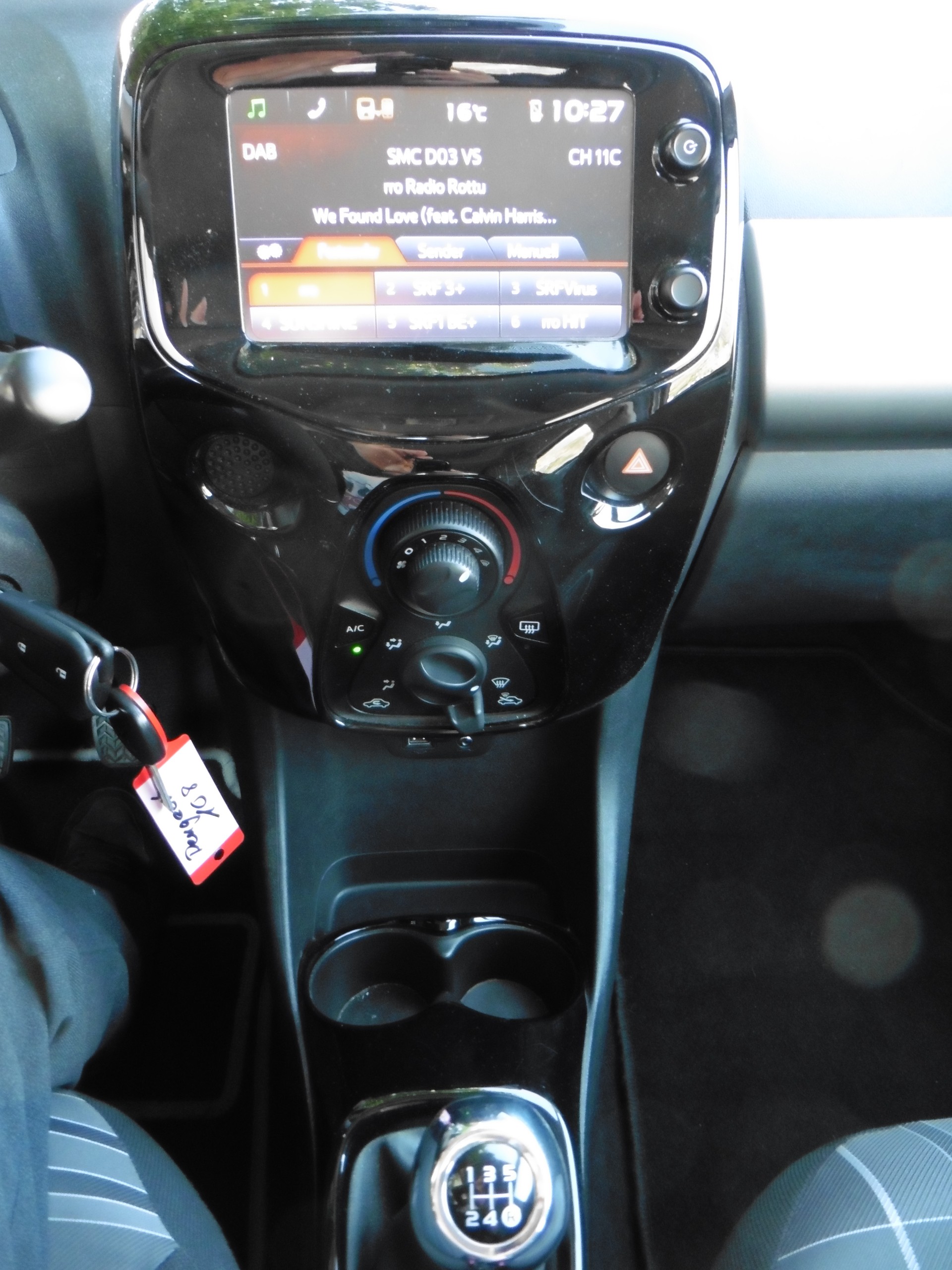 PEUGEOT 108 1.2 PureTech GT Line-image-4