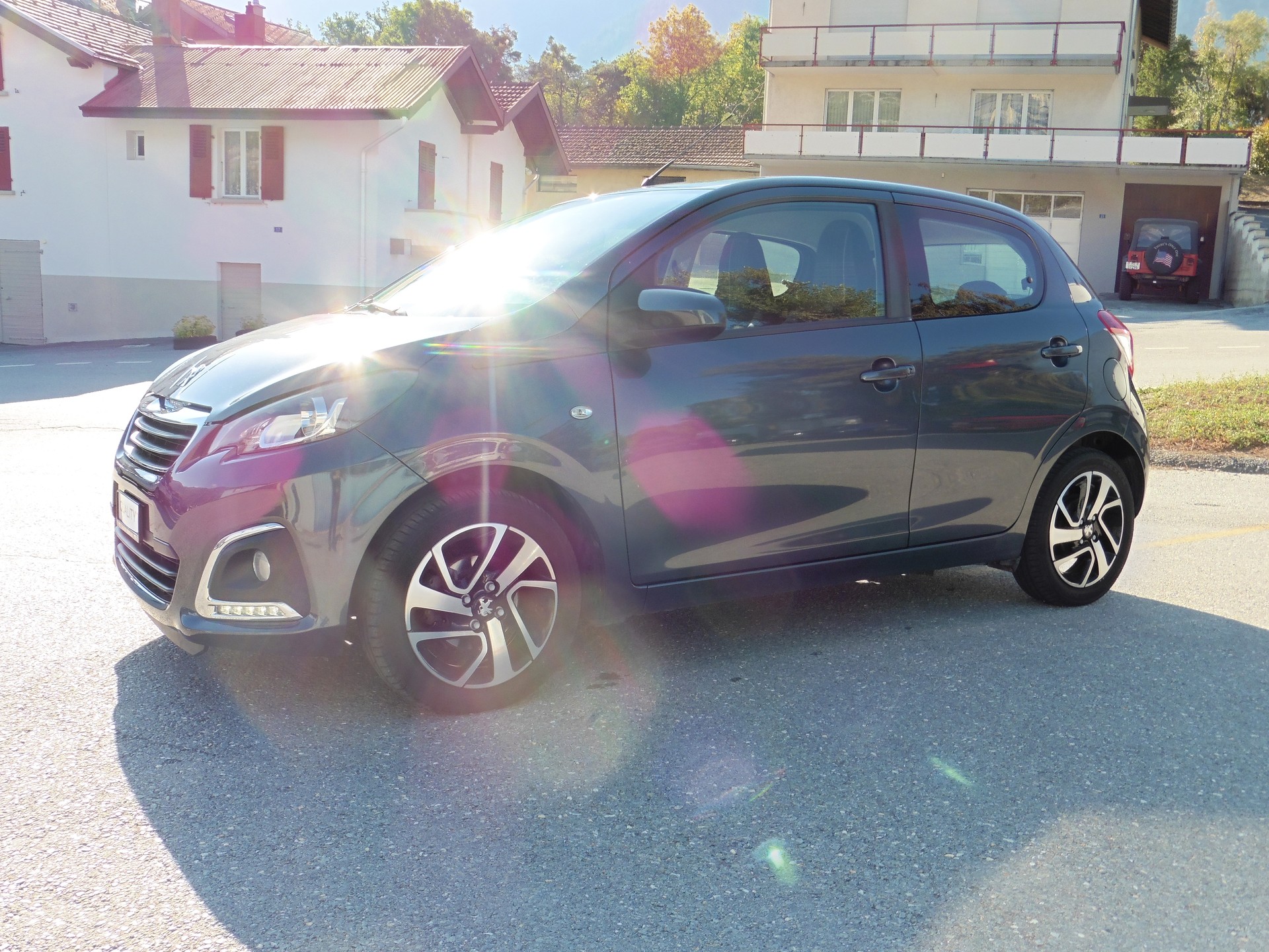 PEUGEOT 108 1.2 PureTech GT Line-showroom-element-1