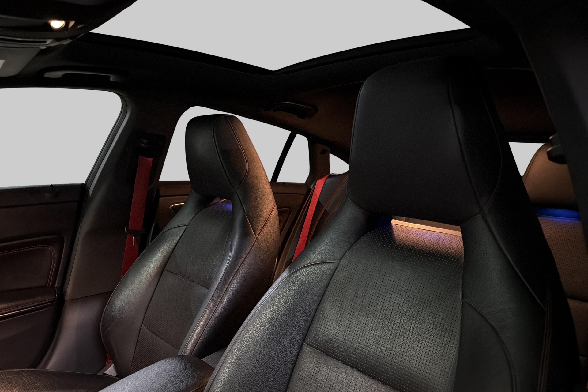 MERCEDES-BENZ CLA Shooting Brake 250 Sport 7G-DCT 4Matic-image-21