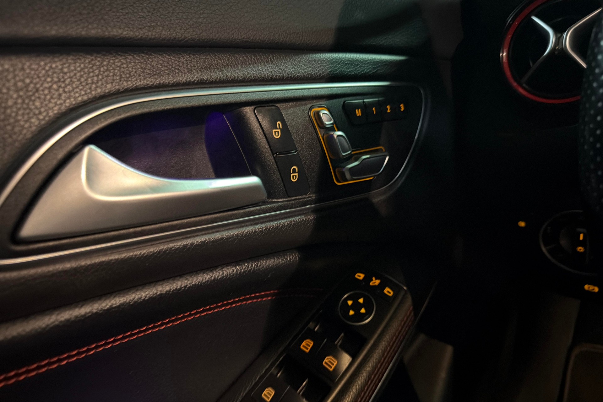 MERCEDES-BENZ CLA Shooting Brake 250 Sport 7G-DCT 4Matic-image-10