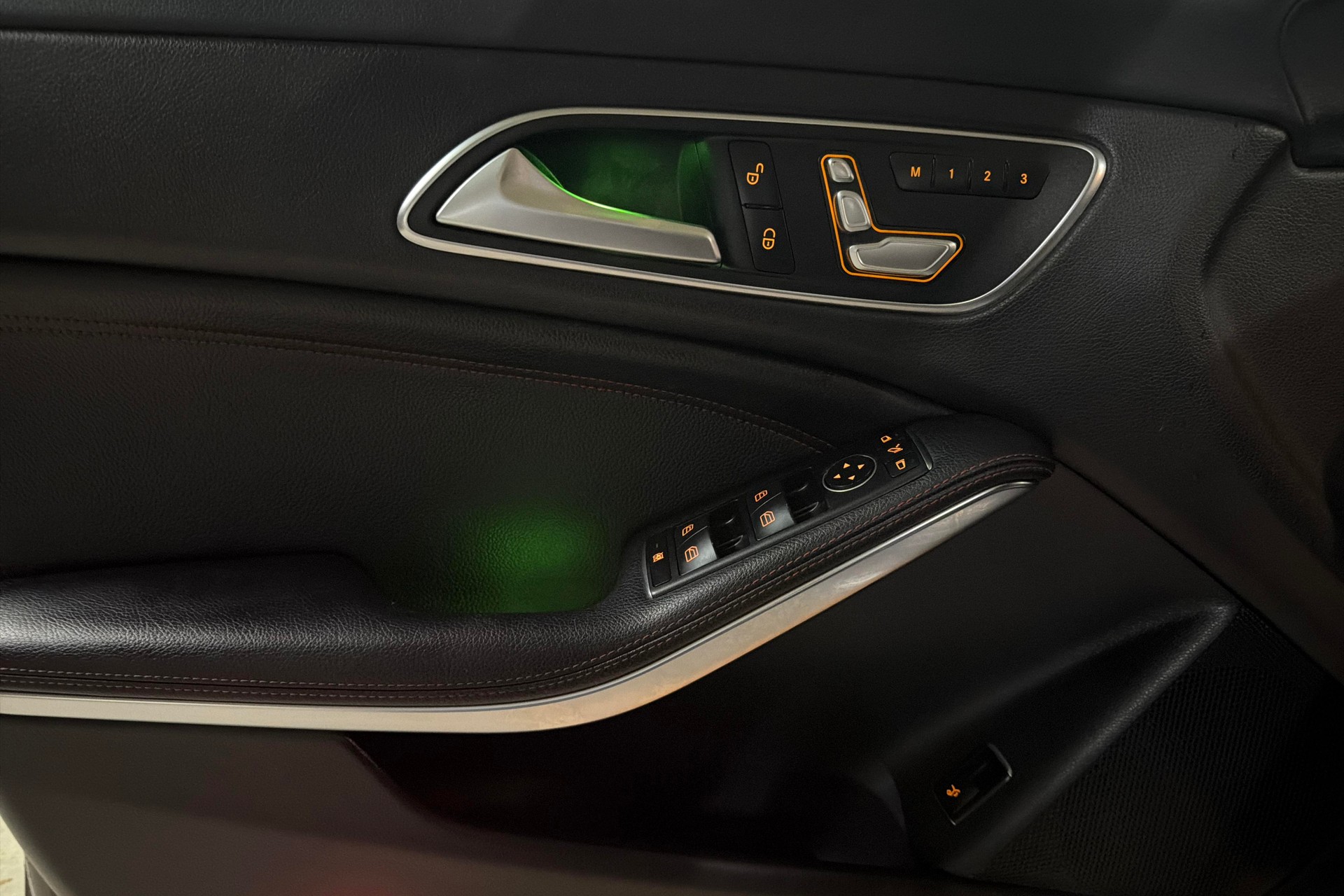 MERCEDES-BENZ CLA Shooting Brake 250 Sport 7G-DCT 4Matic-image-24