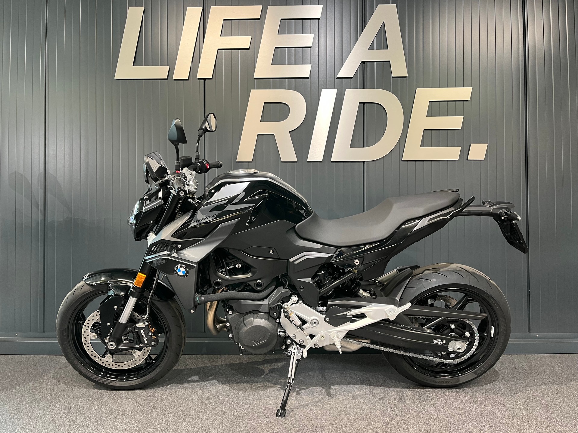 BMW F 900 R (70kW) - Youngster-Edition-image-2