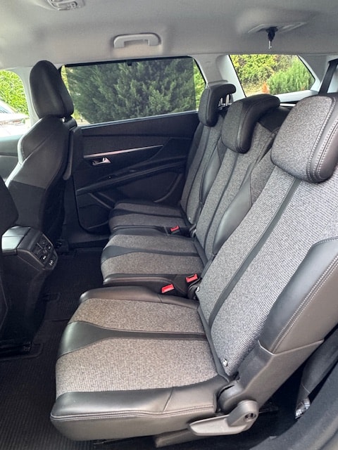 PEUGEOT 5008 1.2 Pure Tech Active-image-17