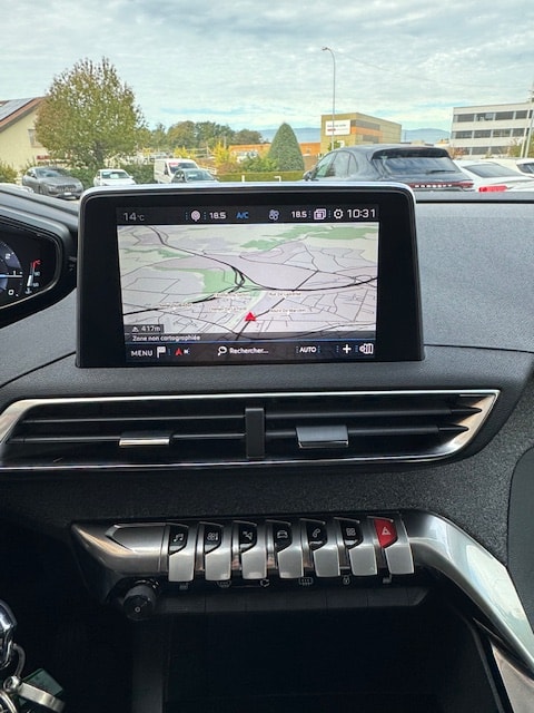 PEUGEOT 5008 1.2 Pure Tech Active-image-11