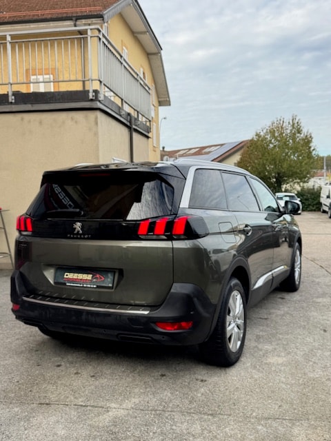 PEUGEOT 5008 1.2 Pure Tech Active-image-4