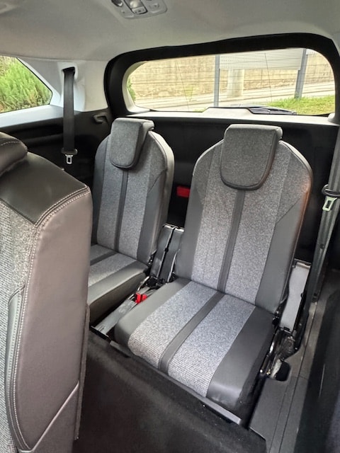PEUGEOT 5008 1.2 Pure Tech Active-image-19