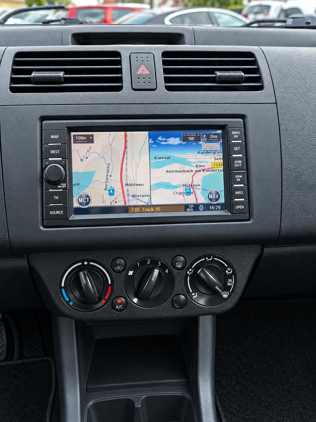 SUZUKI Swift 1.3i 16V GL Top Piz Sulai LE 4x4-image-7