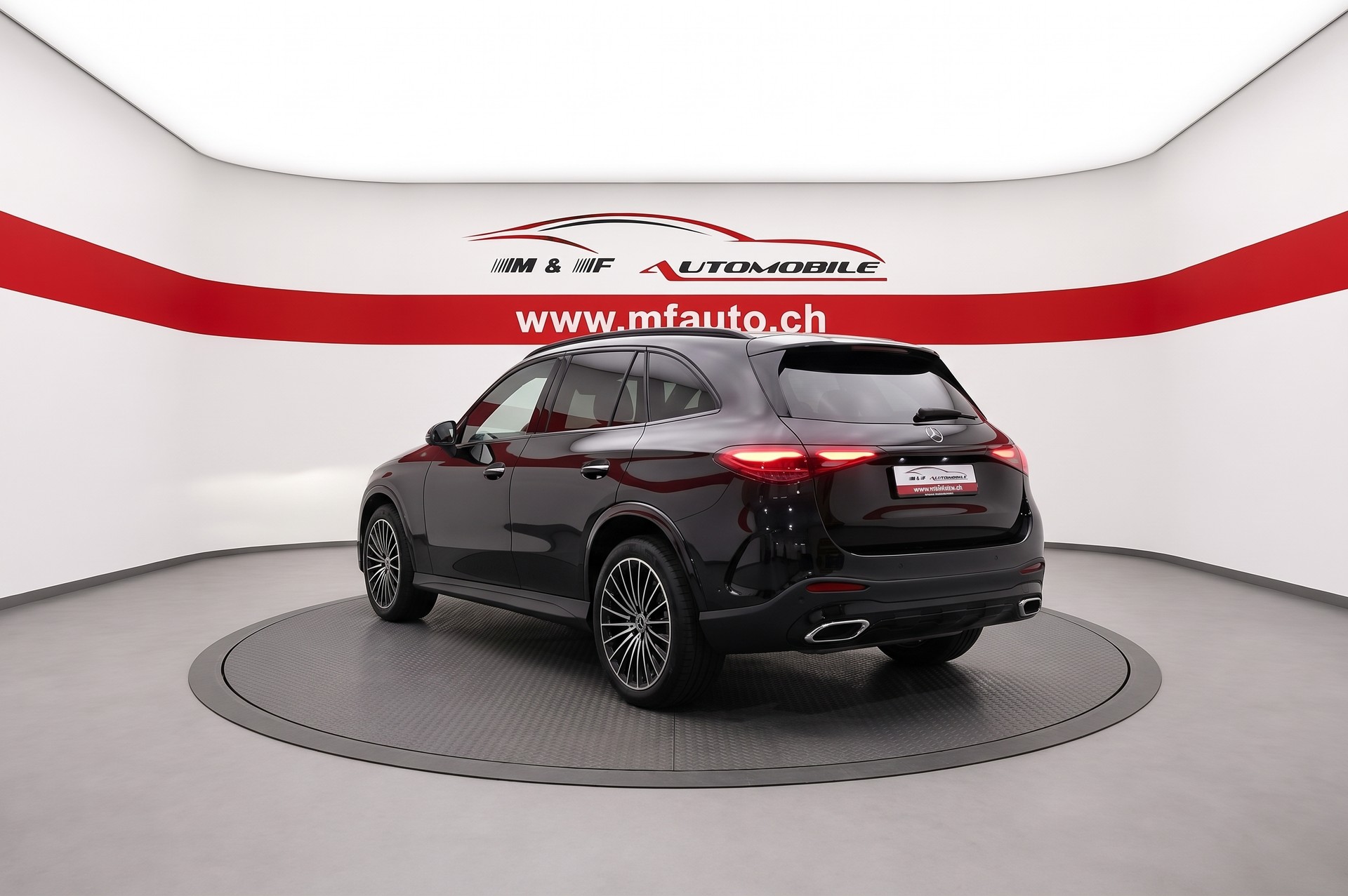MERCEDES-BENZ GLC 400 e AMG Line 4matic-showroom-element-3