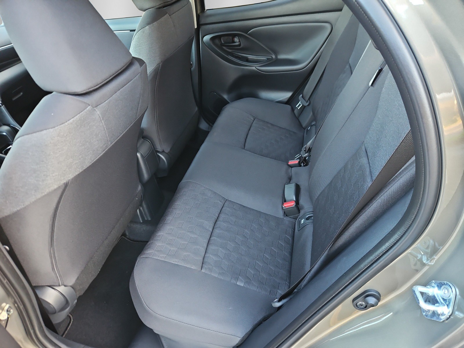 TOYOTA Yaris 1.5 Trend e-CVT-image-10
