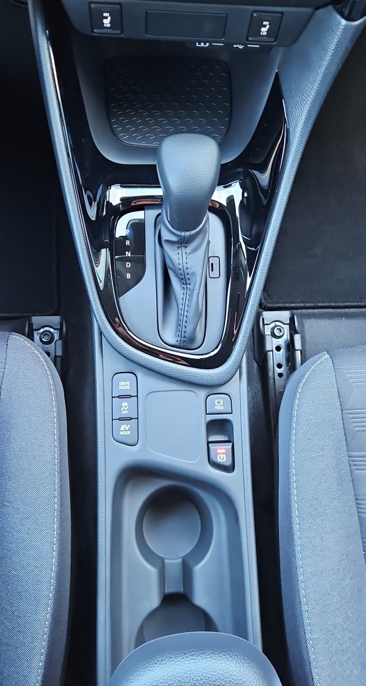 TOYOTA Yaris 1.5 Trend e-CVT-image-15