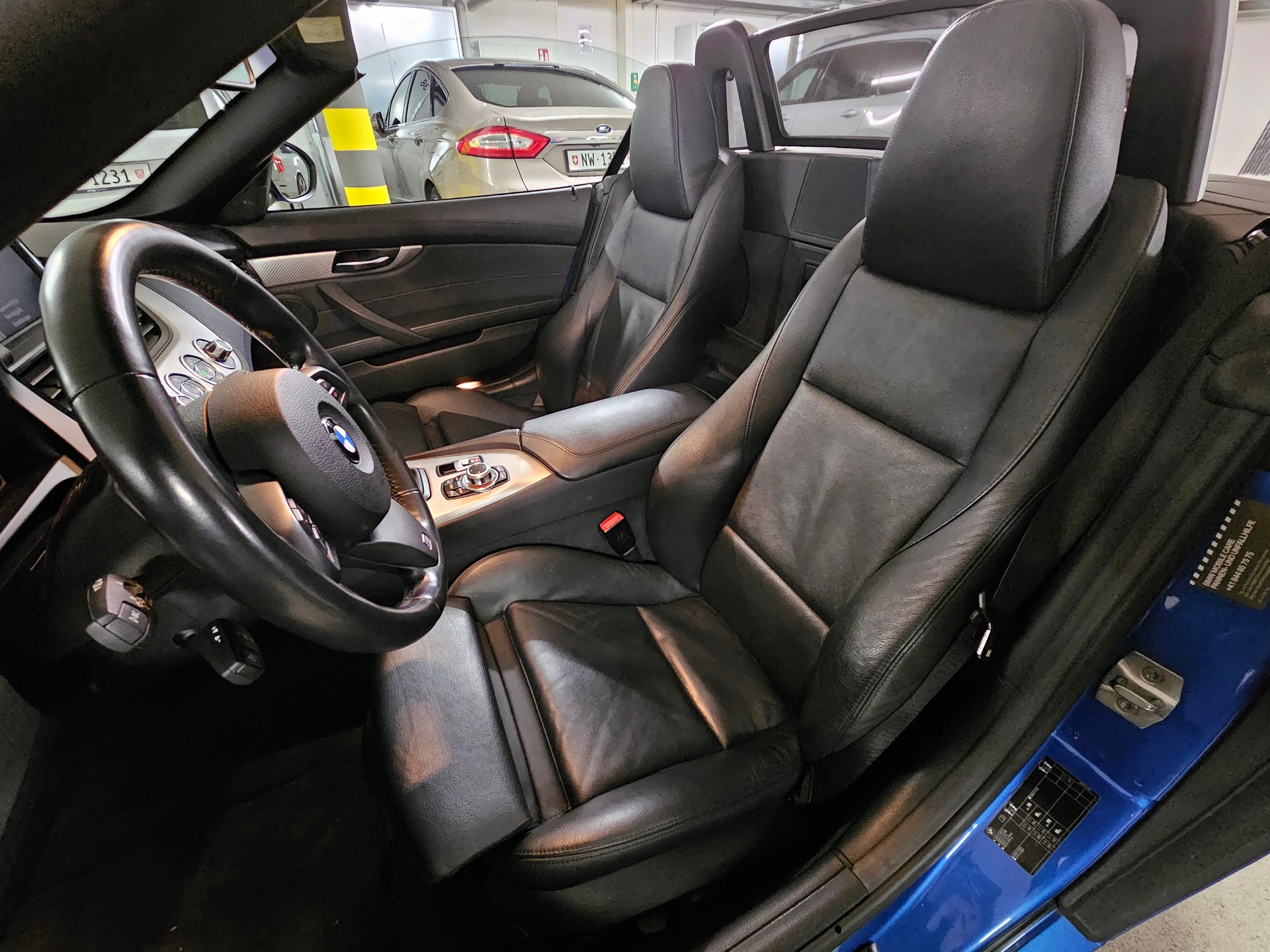 BMW Z4 sDrive35i-image-11