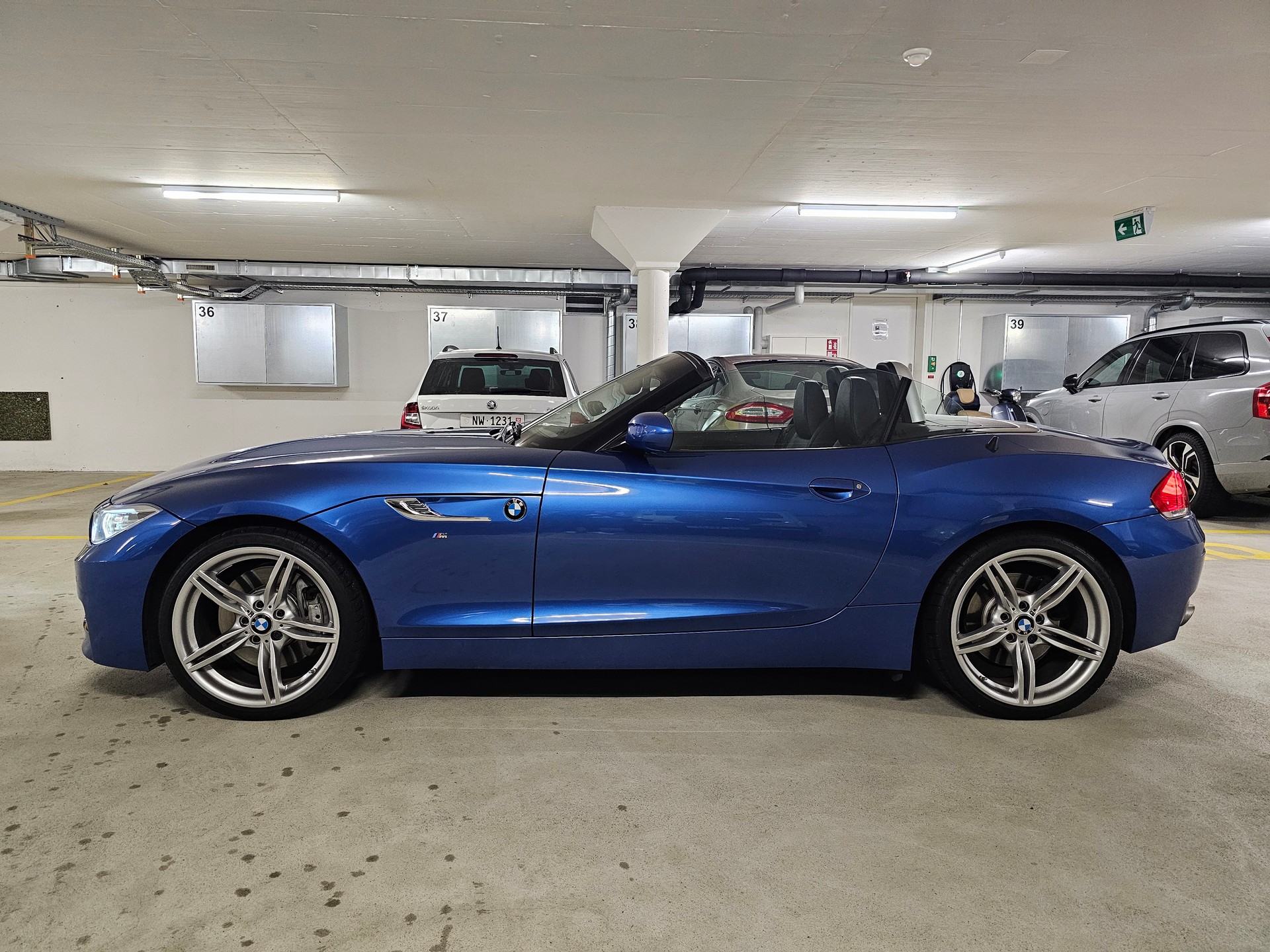 BMW Z4 sDrive35i-image-5