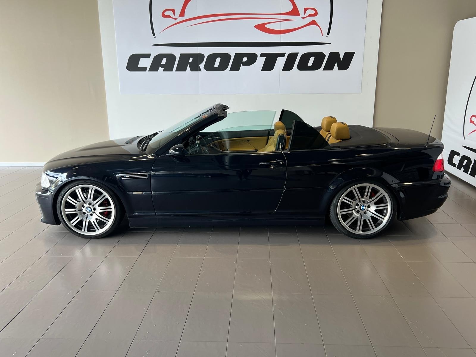BMW M3 Cabriolet-showroom-element-1