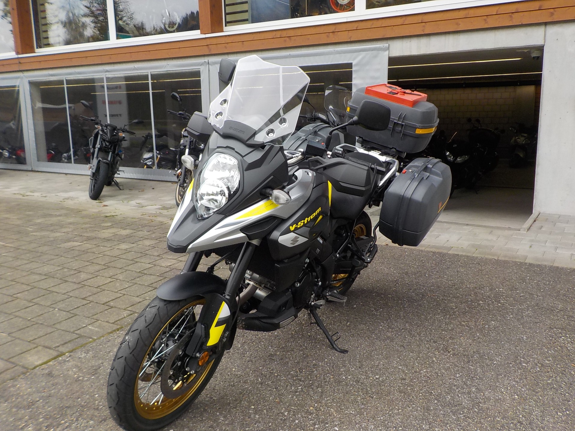SUZUKI DL 1000 XA ABS L8-image-2