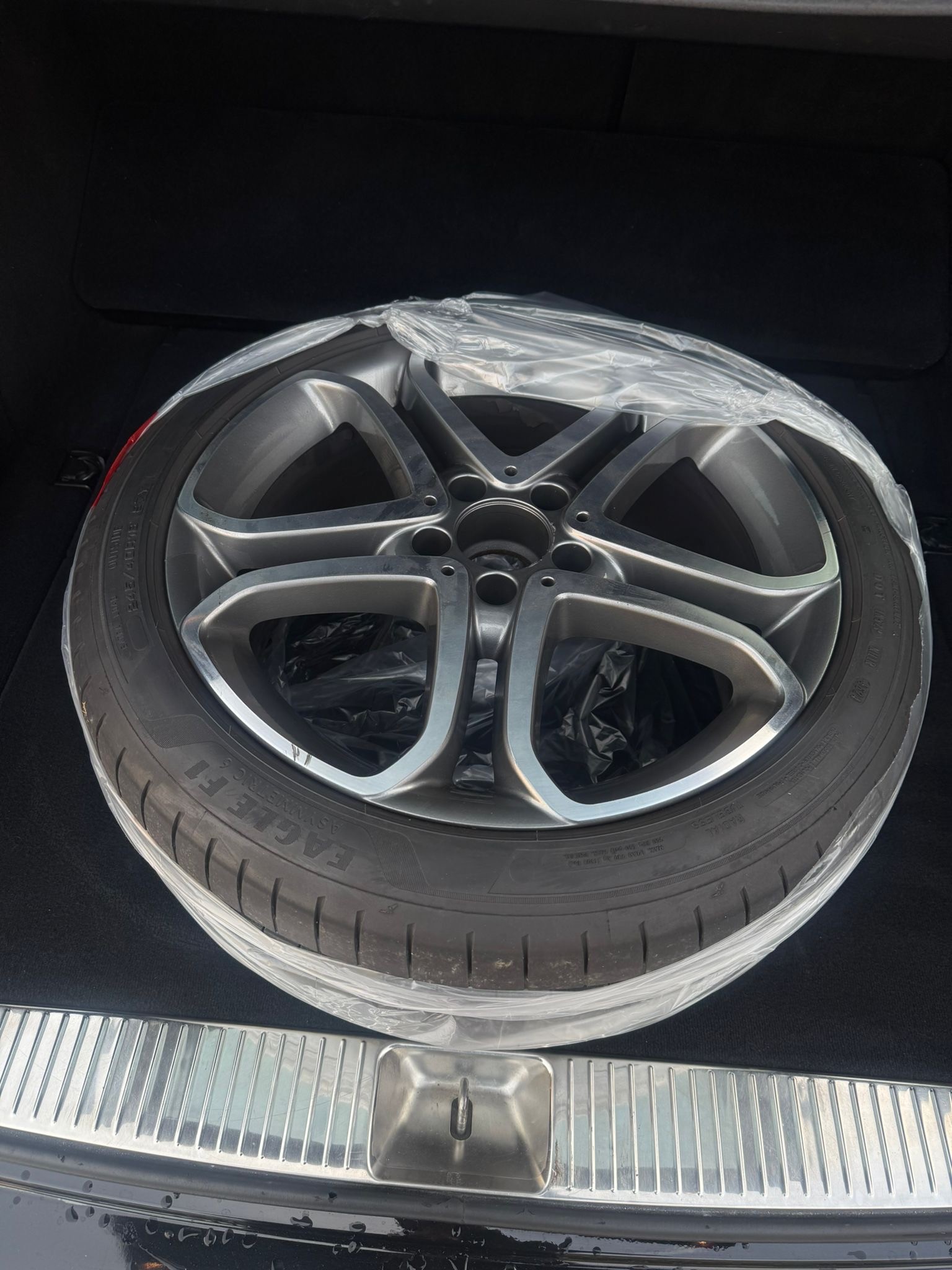 MERCEDES-BENZ E 400 Avantgarde 4Matic 7G-Tronic-image-7