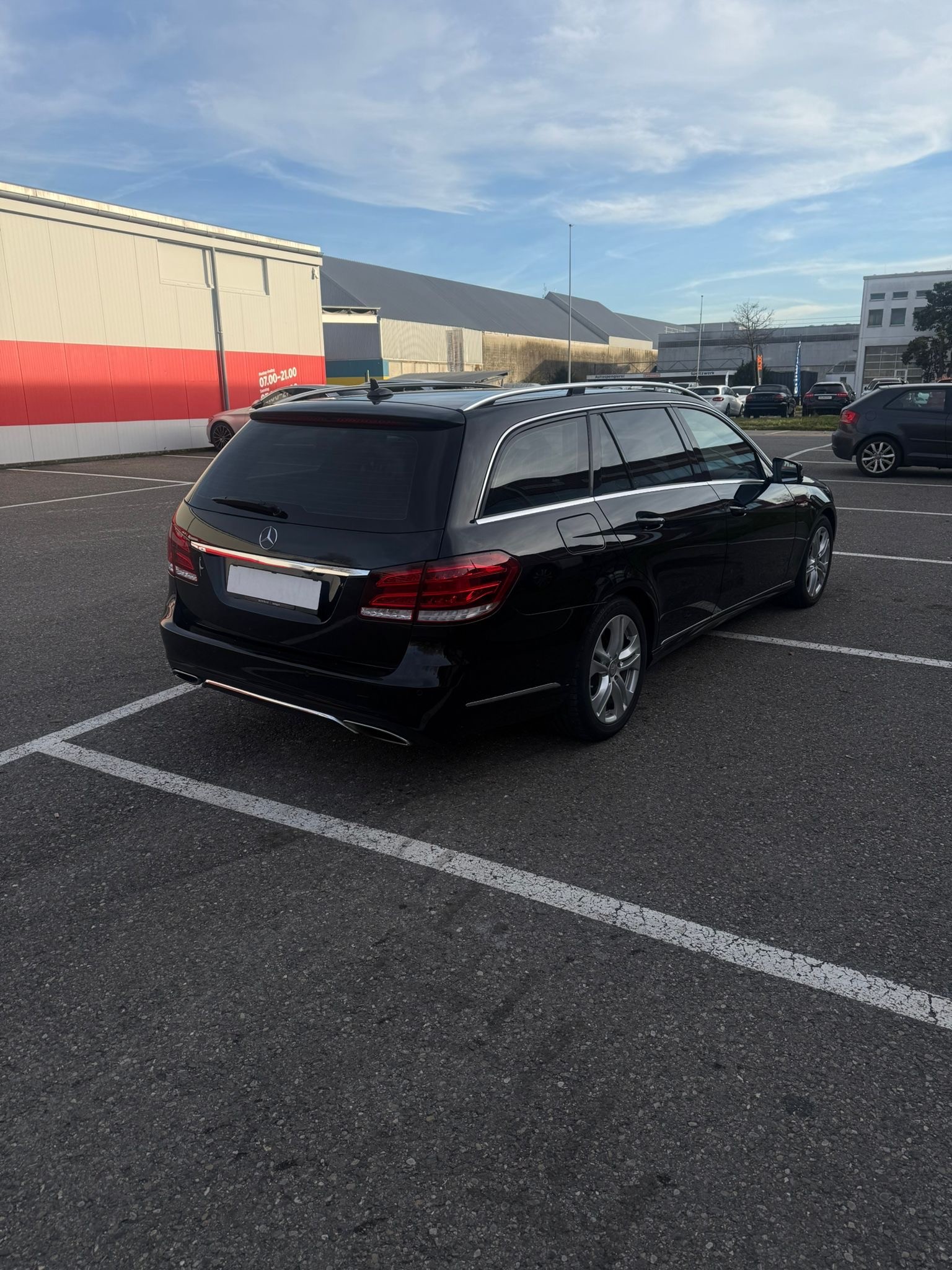 MERCEDES-BENZ E 400 Avantgarde 4Matic 7G-Tronic-image-5