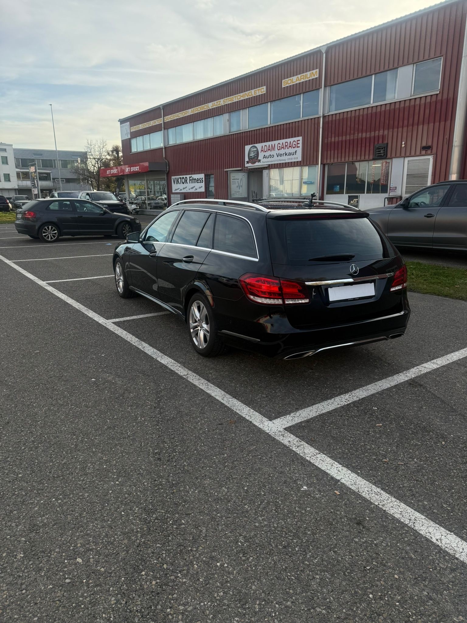 MERCEDES-BENZ E 400 Avantgarde 4Matic 7G-Tronic-image-4